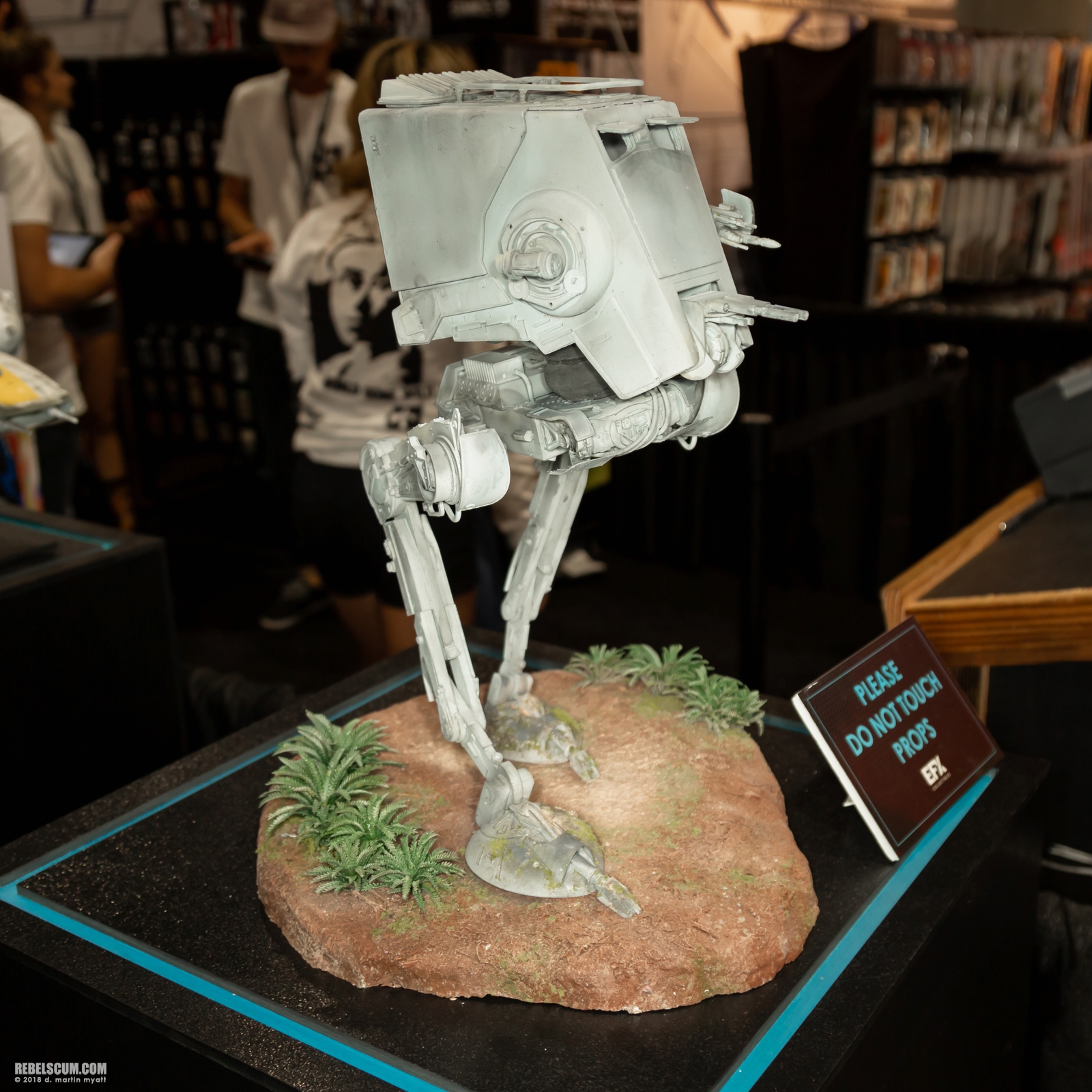 2018-San-Diego-Comic-Con-Star-Wars-EFX-Collectibles-026.jpg
