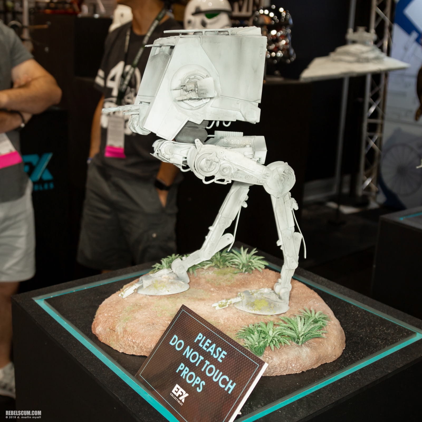 2018-San-Diego-Comic-Con-Star-Wars-EFX-Collectibles-027.jpg