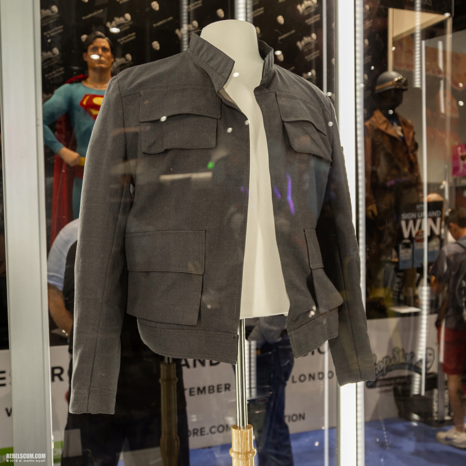 2018-San-Diego-Comic-Con-Star-Wars-Prop-Store-002.jpg