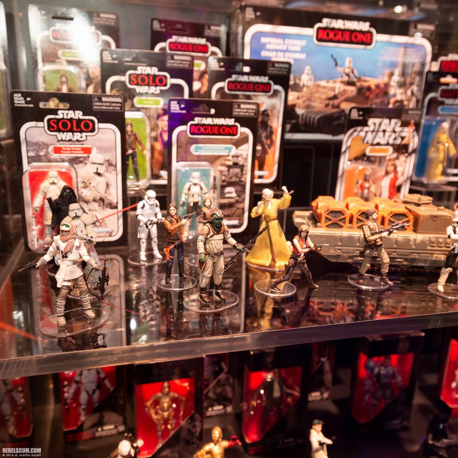 Hasbro-2018-San-Diego-Display-First-Look-009.jpg