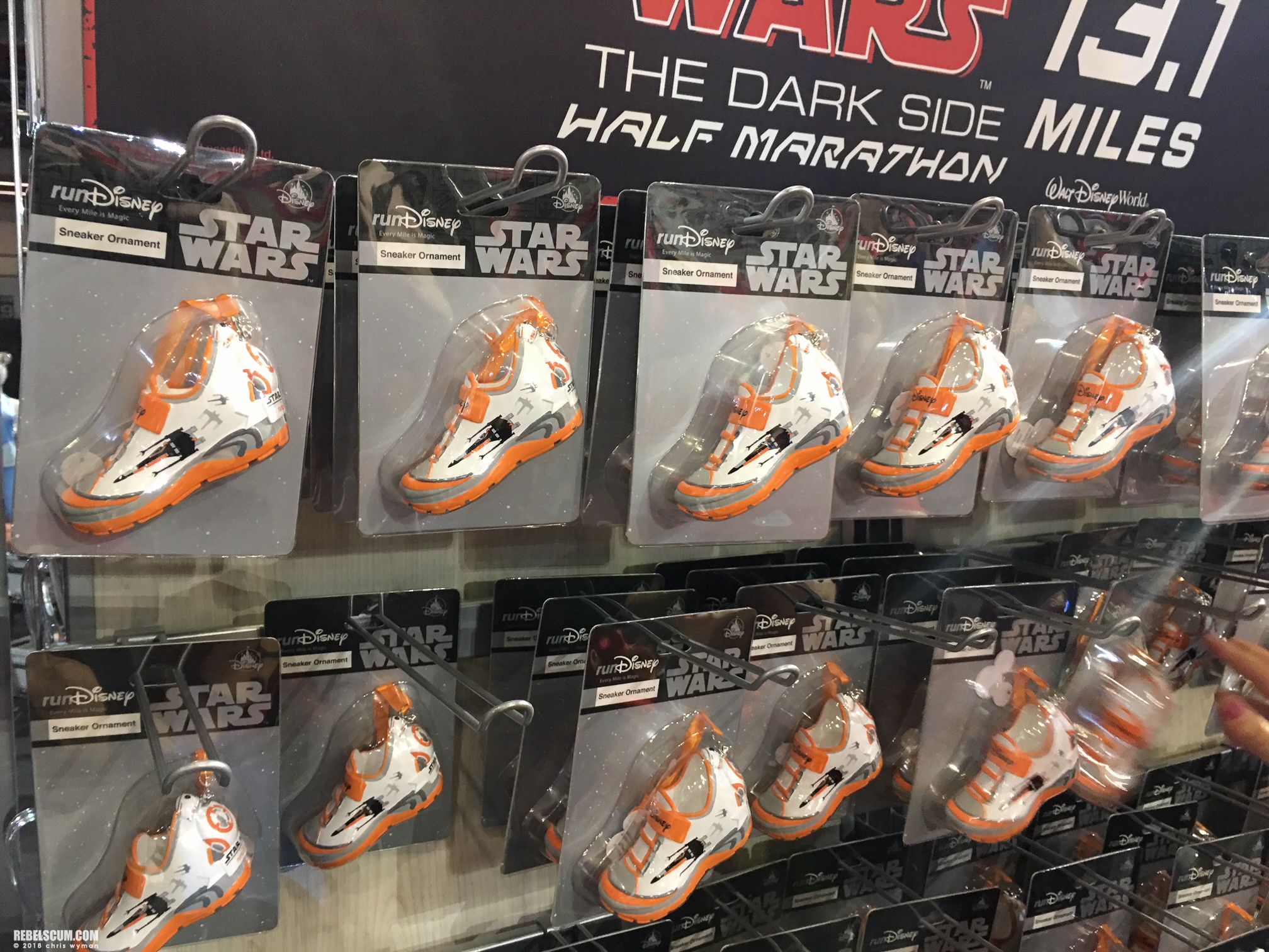 Star-Wars-Half-Marathon-The-Dark-Side-exclusives-products-016.jpg