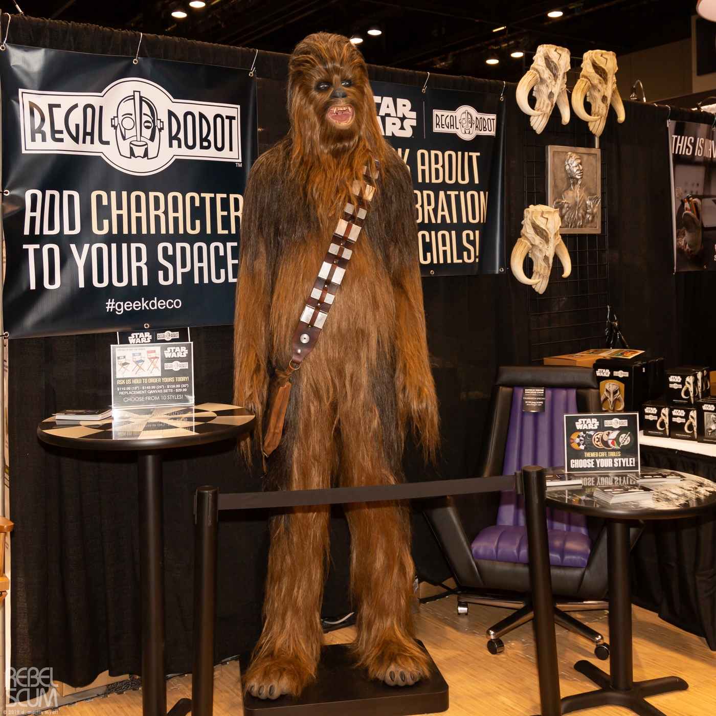 Regal-Robot-Star-Wars-Celebration-Chicago-2019-002.jpg