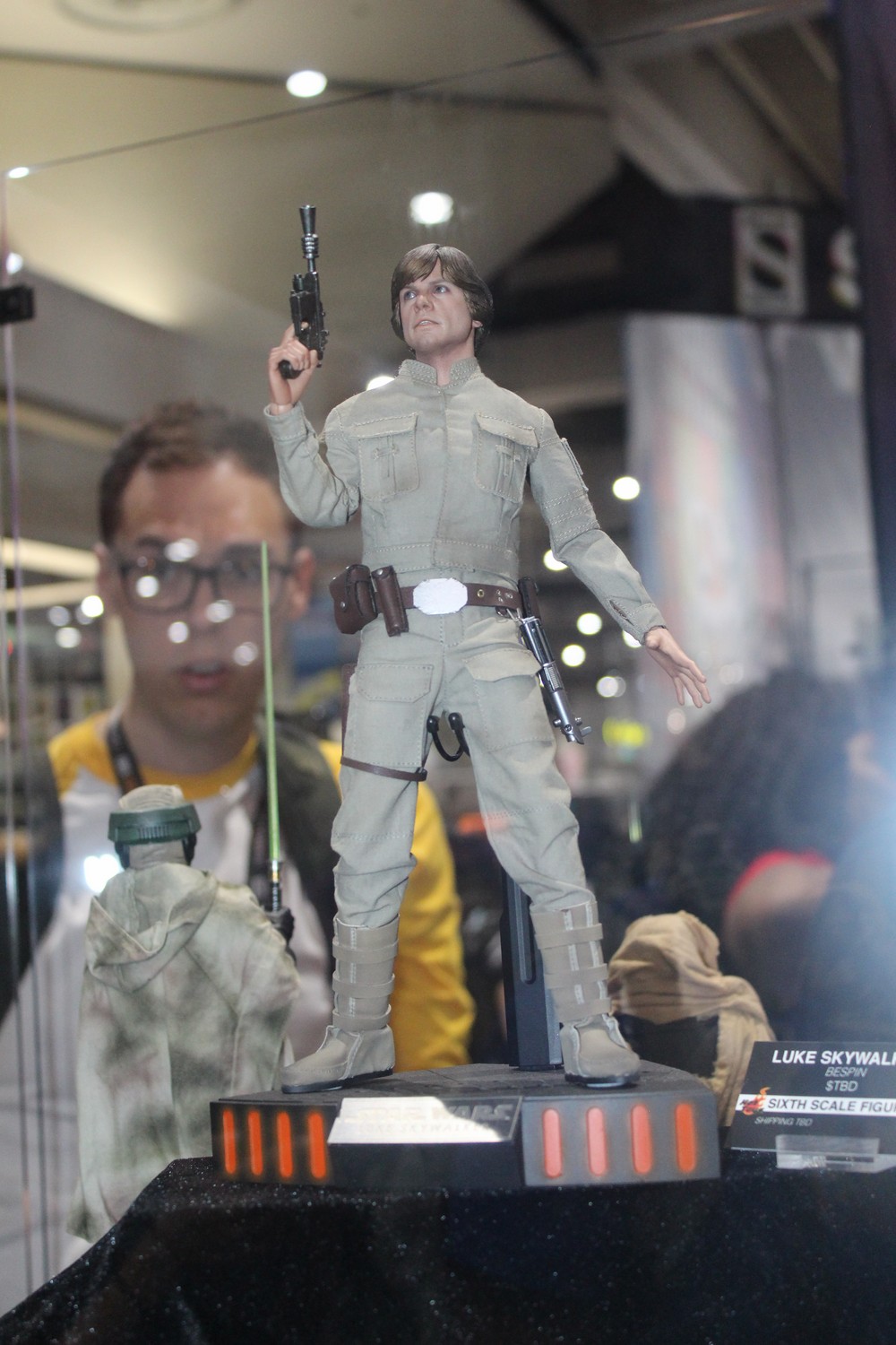 hot-toys-012.jpg