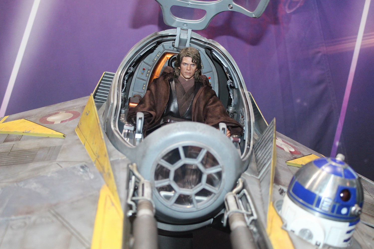 hot-toys-016.jpg