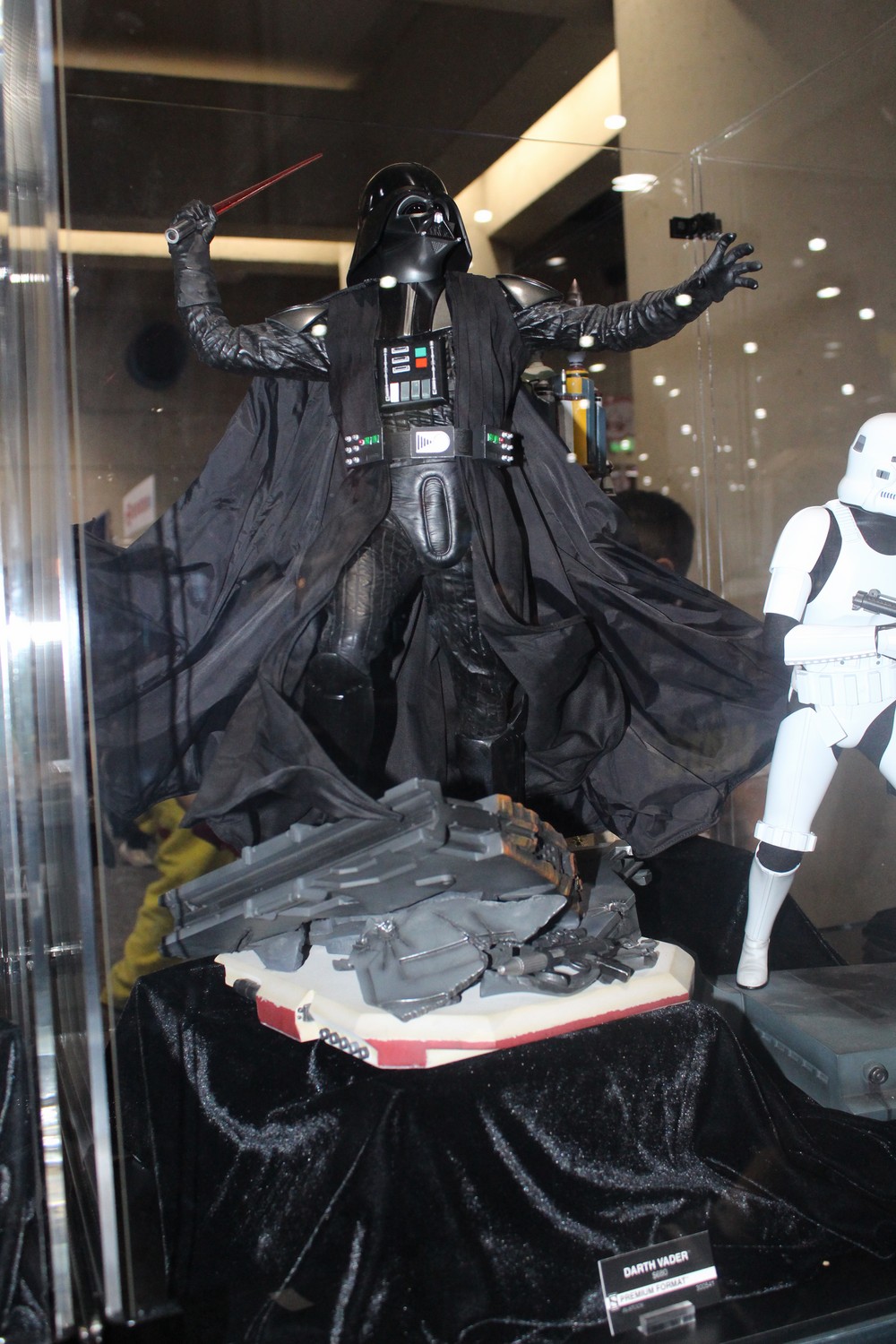 sideshow-collectibles-010.jpg