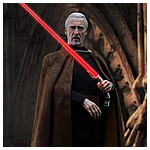 Count-Dooku-Hot-Toys-Final-Photography-001.jpg