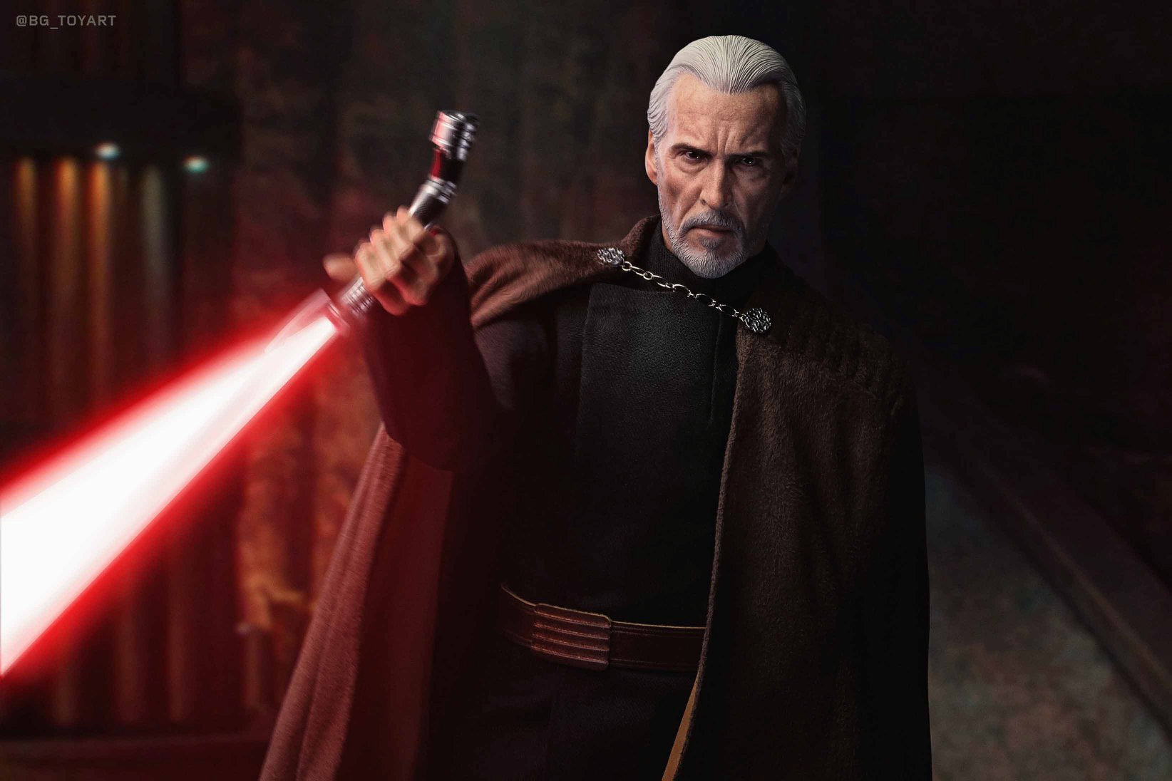 Count-Dooku-Hot-Toys-Final-Photography-068.jpg