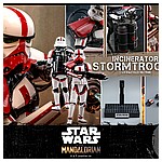 Hot Toys-The Mandalorian-Incinerator-Stormtrooper-Collectible-Figure_PR15.jpg