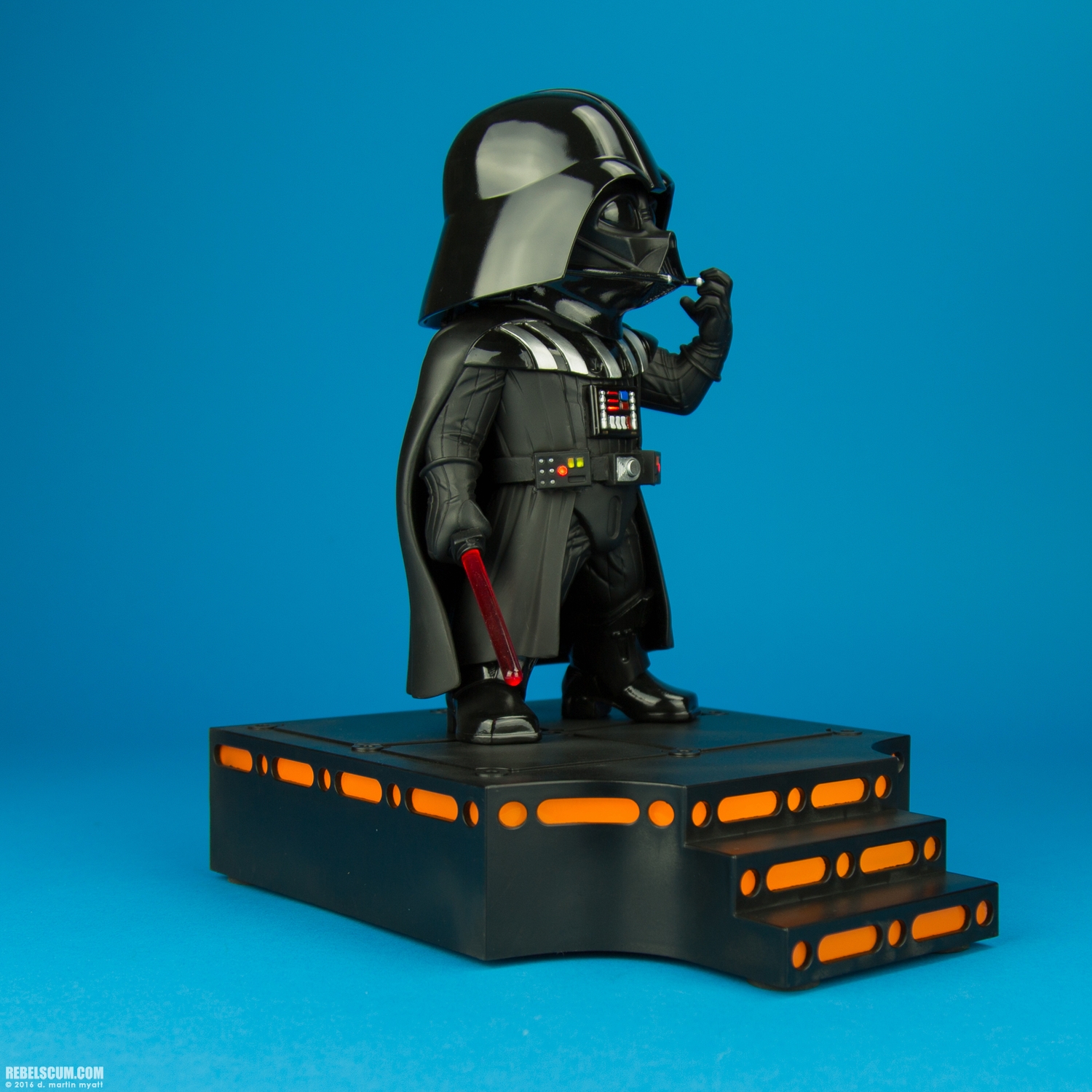 Darth-Vader-EA-010-Beast-Kingdom-Egg-Attack-Statue-010.jpg