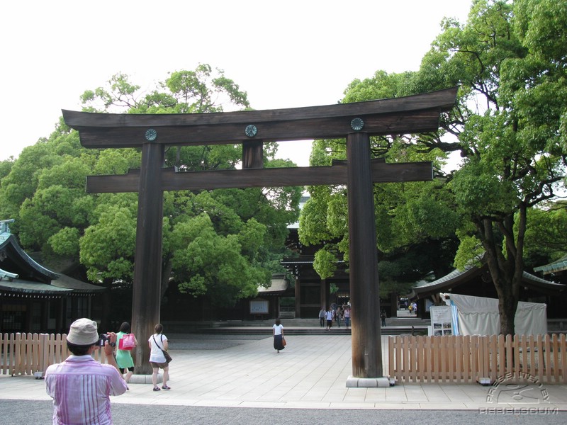 another shot of the archway