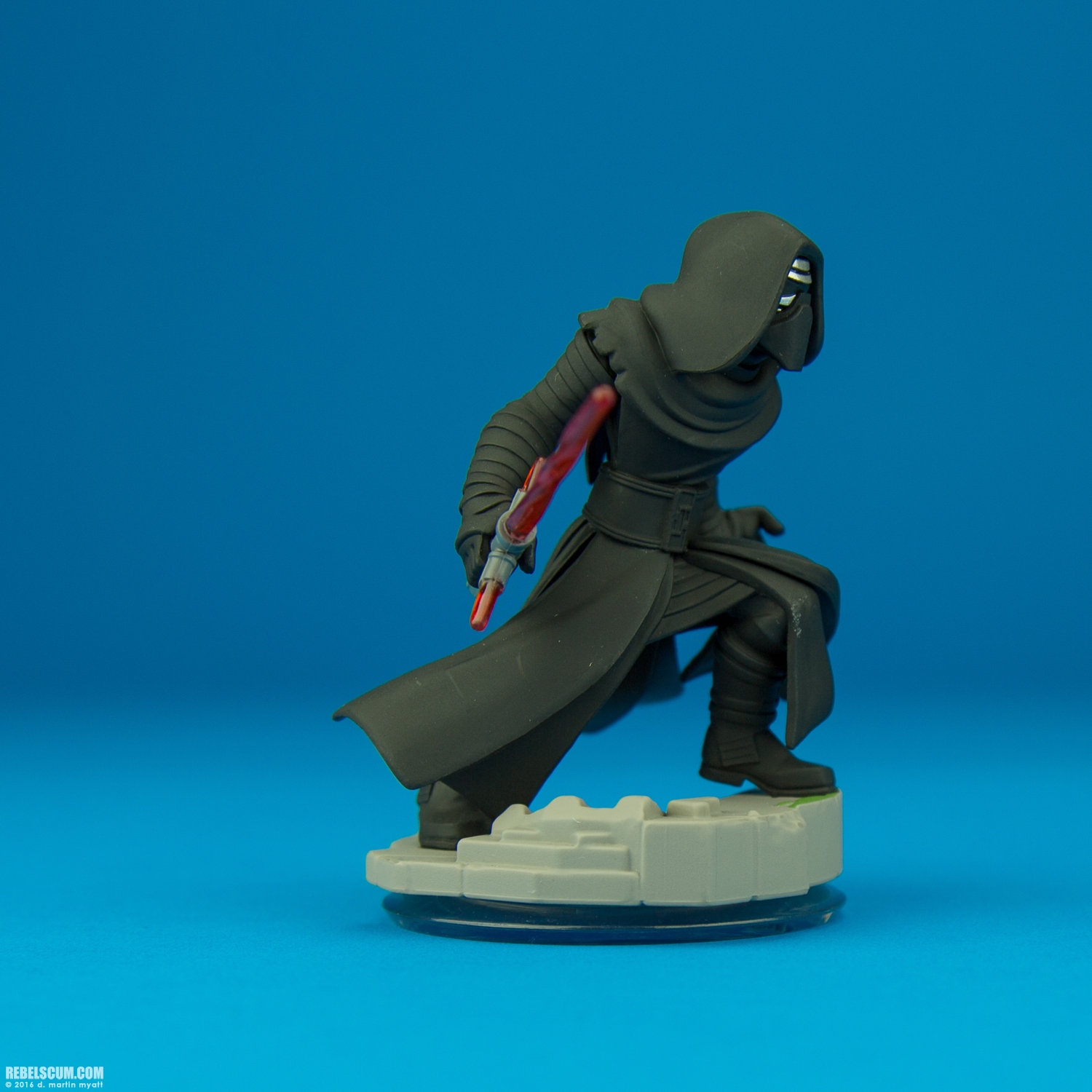 Disney-Infinity-3-Kylo-Ren-The-Force-Awakens-002.jpg