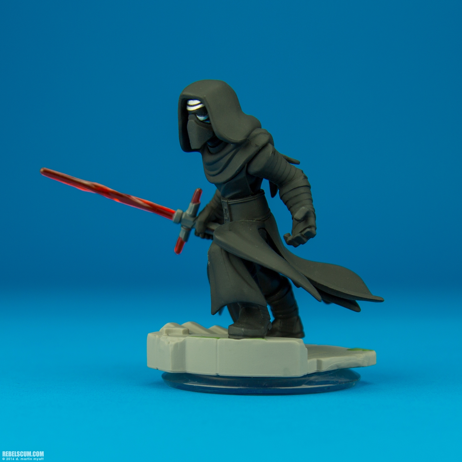 Disney-Infinity-3-Kylo-Ren-The-Force-Awakens-003.jpg