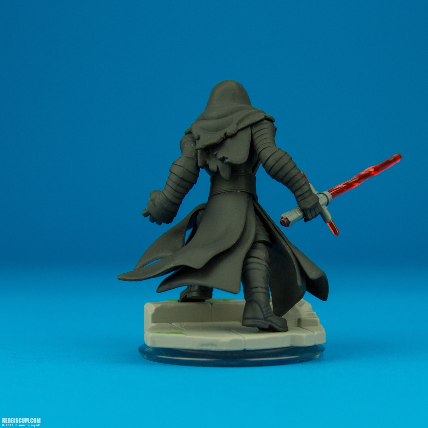 Disney-Infinity-3-Kylo-Ren-The-Force-Awakens-004.jpg