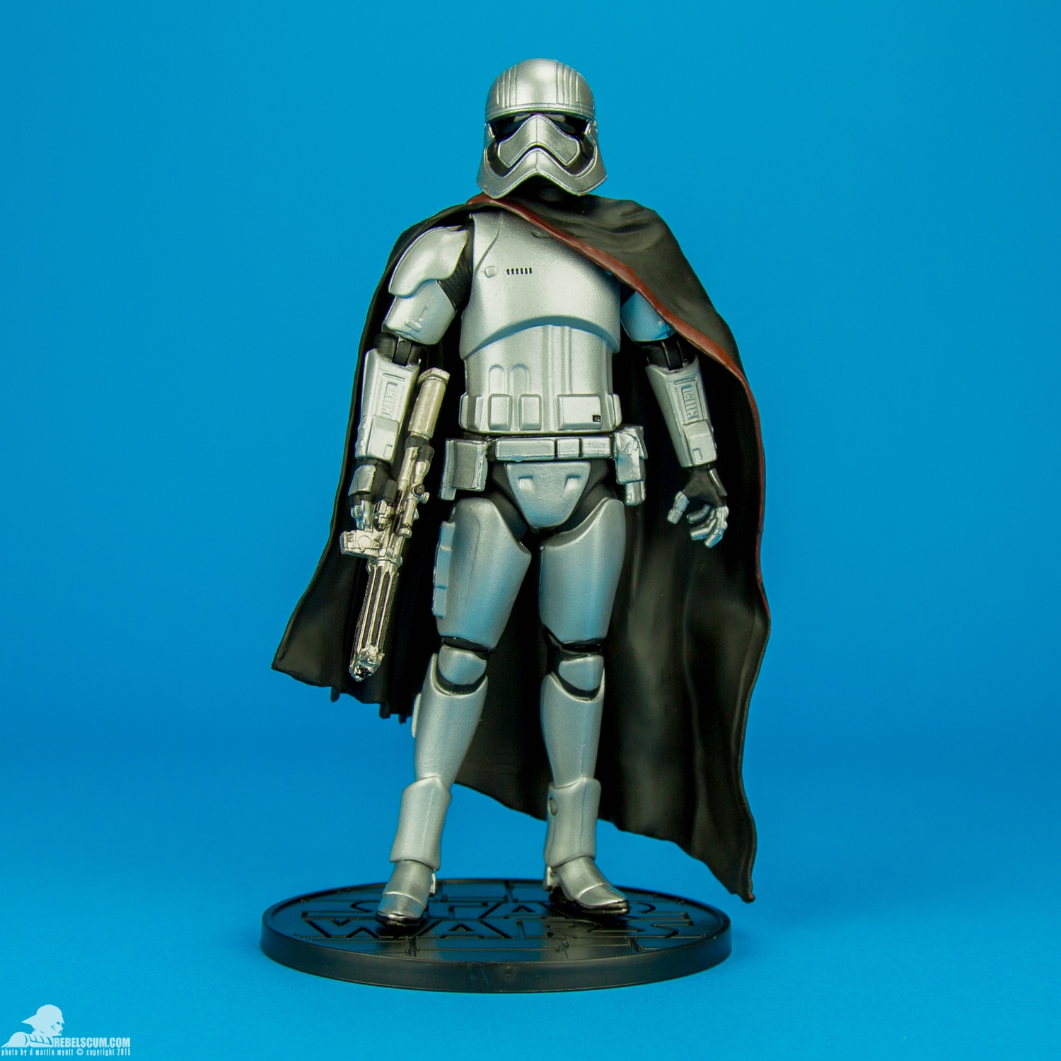 Captain-Phasma-Disney-Stores-Elite-Series-Diecast-Figure-001.jpg