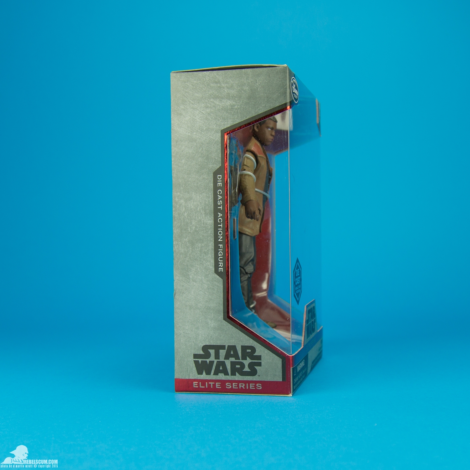 Finn-Disney-Stores-Elite-Series-Diecast-Figure-009.jpg