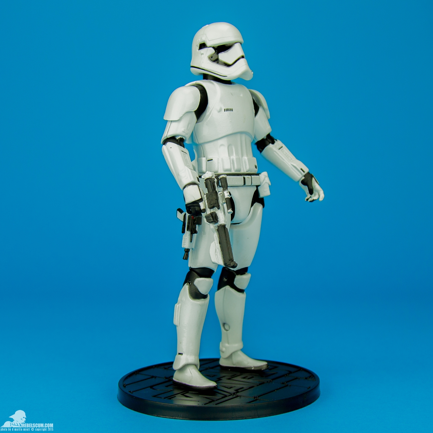 First-Order-Stormtrooper-Disney-Stores-Elite-Series-002.jpg