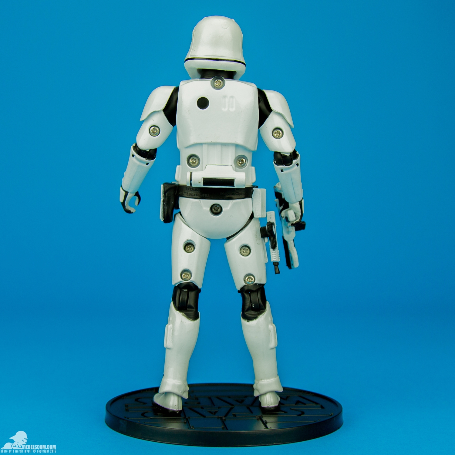 First-Order-Stormtrooper-Disney-Stores-Elite-Series-004.jpg