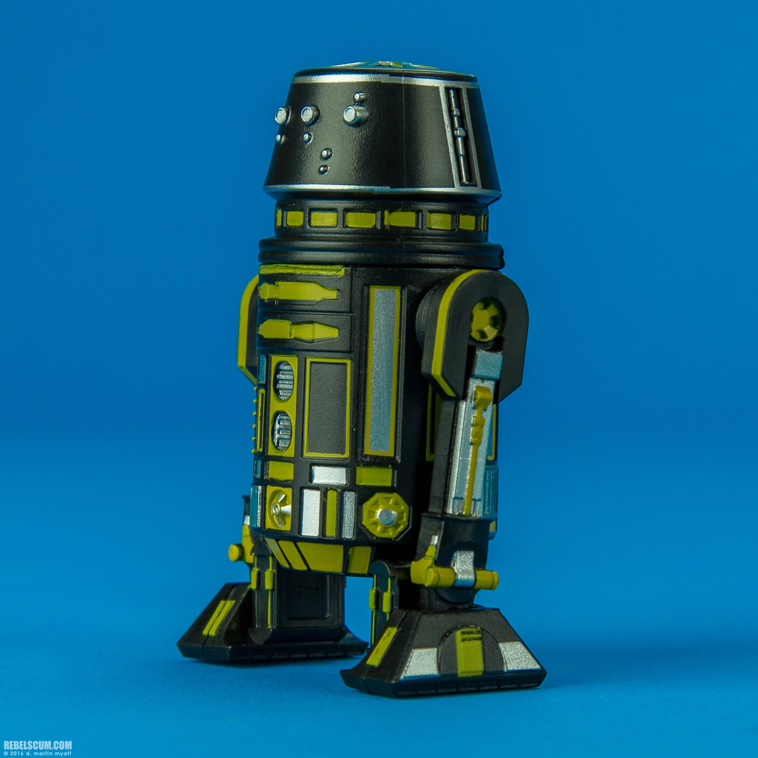 R5-M4-Disney-Parks-Droid-Factory-2016-007.jpg