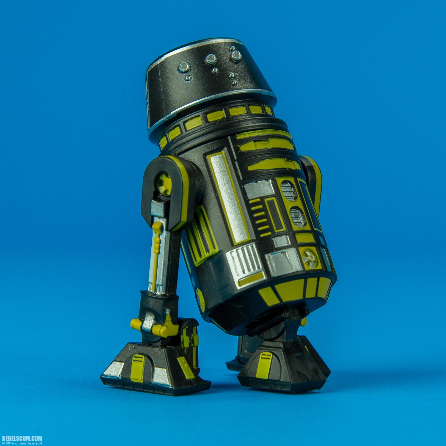 R5-M4-Disney-Parks-Droid-Factory-2016-009.jpg