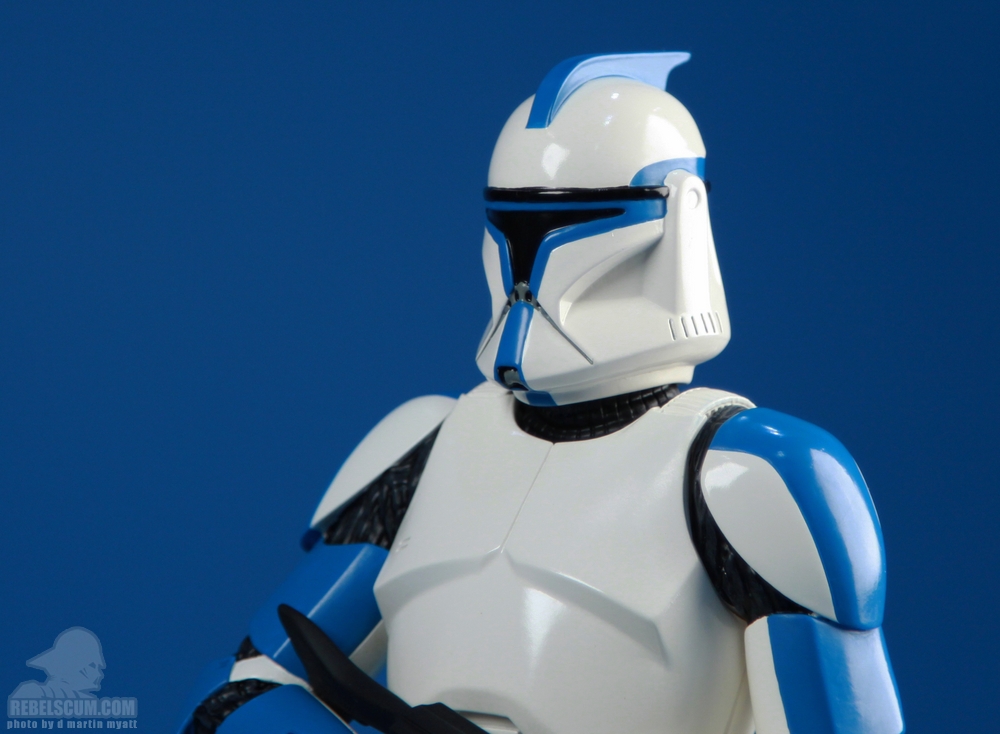 Gentle_Giant_Clone_Trooper_Lieutenant_Celebration_VI-14.JPG