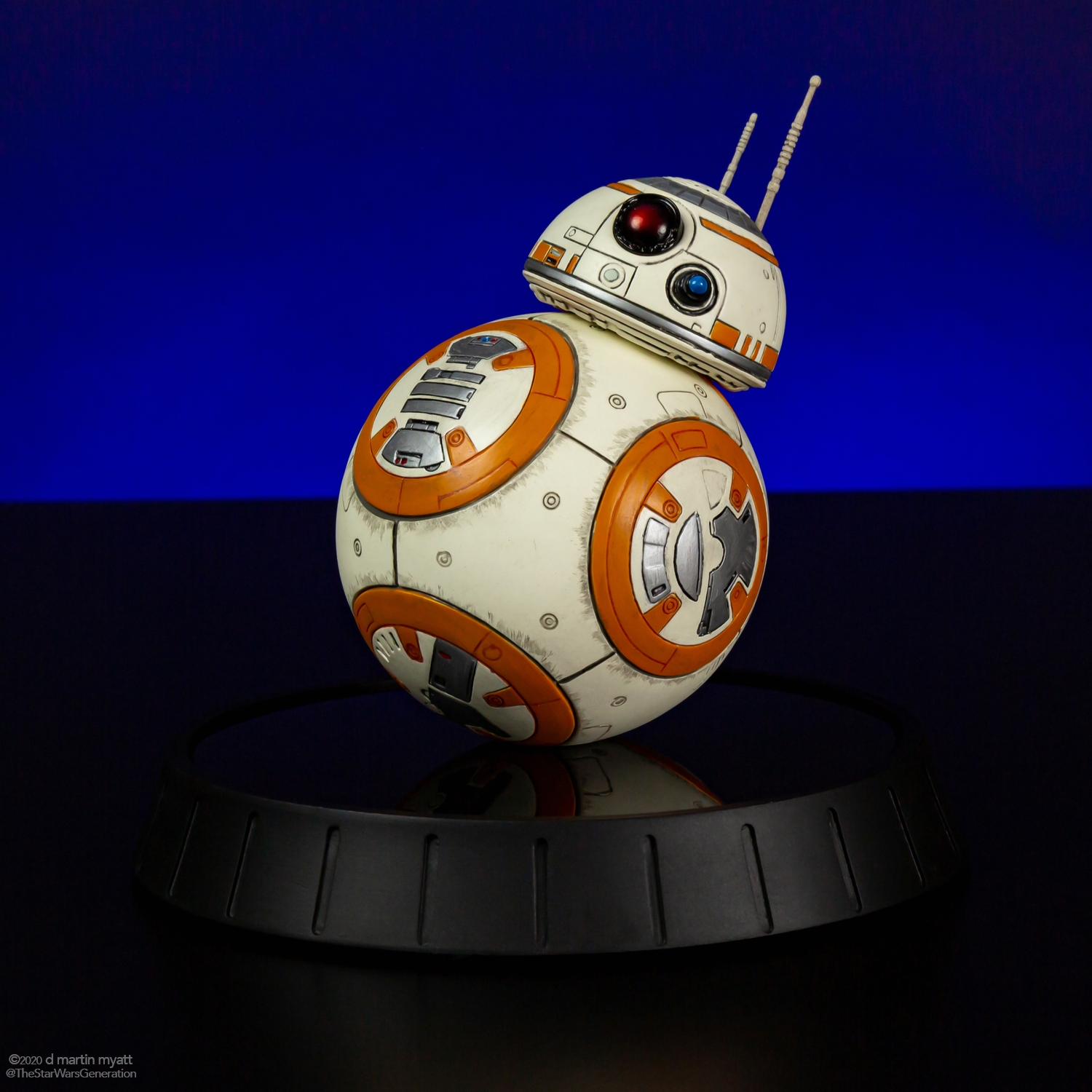 BB-8-statue-Gentle-Giant-ltd-001.jpg