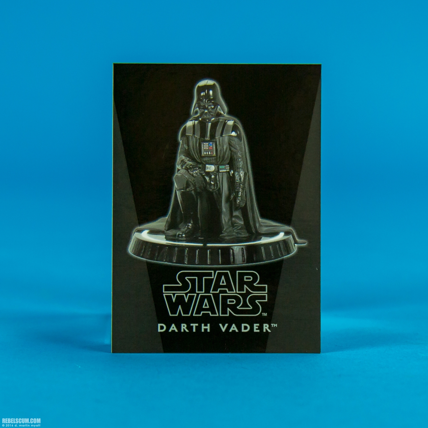 Darth-Vader-Kneeling-Statue-Gentle-Giant-Ltd-Star-Wars-012.jpg