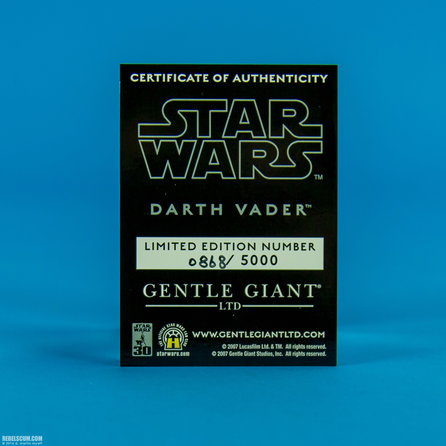 Darth-Vader-Kneeling-Statue-Gentle-Giant-Ltd-Star-Wars-013.jpg