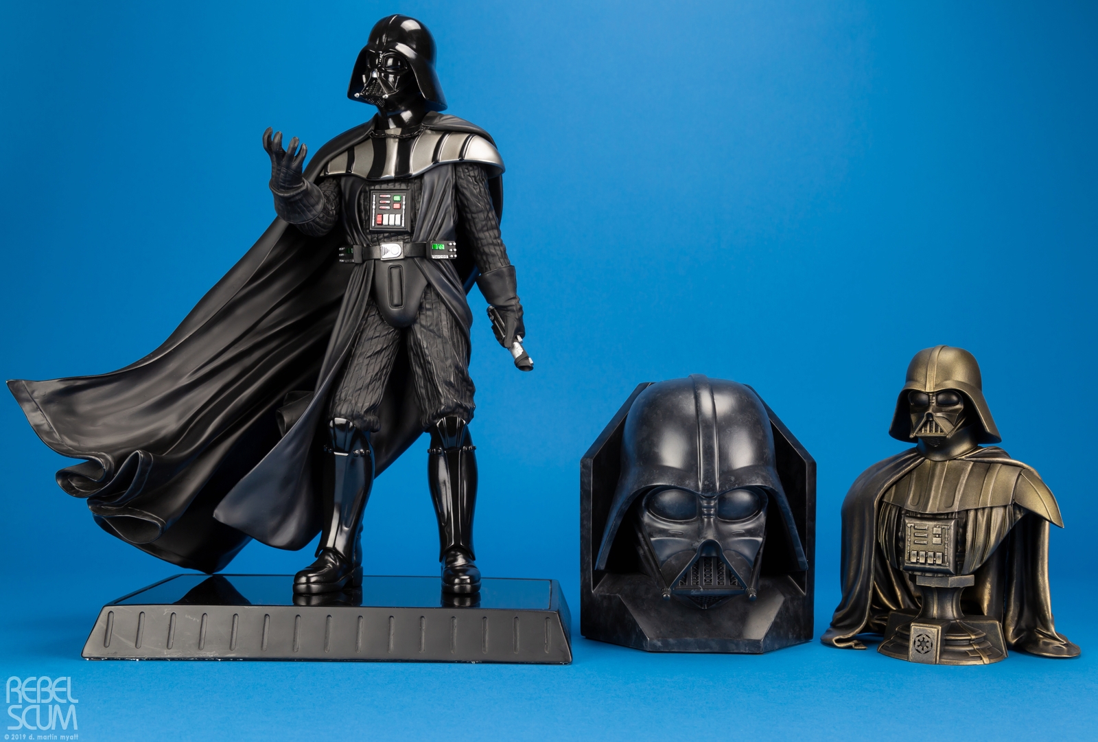 Darth-Vader-Stoneworks-Helmet-Bookend-Gentle-Giant-009.jpg