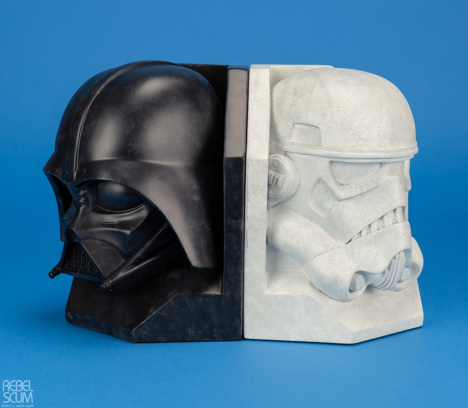 Darth-Vader-Stoneworks-Helmet-Bookend-Gentle-Giant-011.jpg