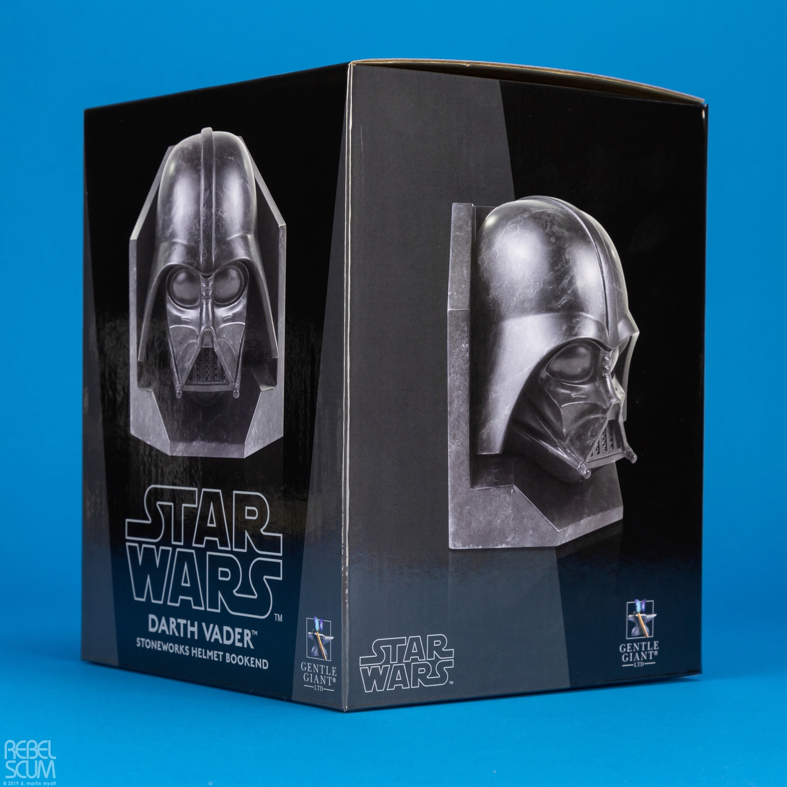 Darth-Vader-Stoneworks-Helmet-Bookend-Gentle-Giant-014.jpg