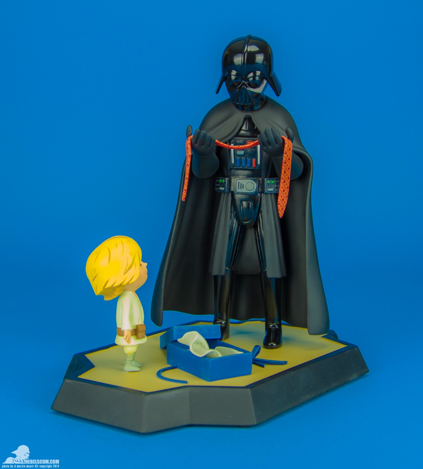 Darth-Vader-And-Son-Deluxe-Maquette-Gentle-Giant-Ltd-002.jpg