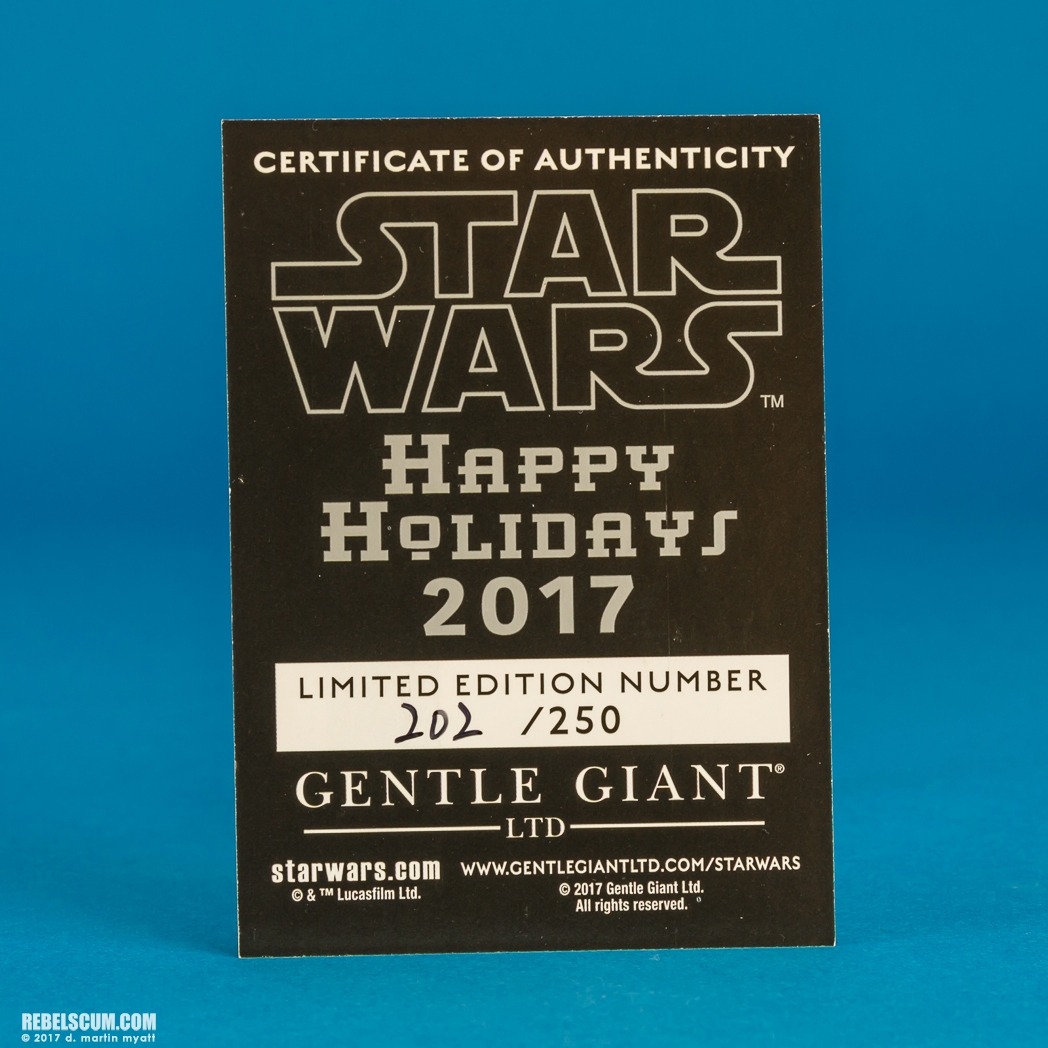 K-2SO-Happy-Holidays-2017-Gift-Mini-Bust-Gentle-Giant-007.jpg