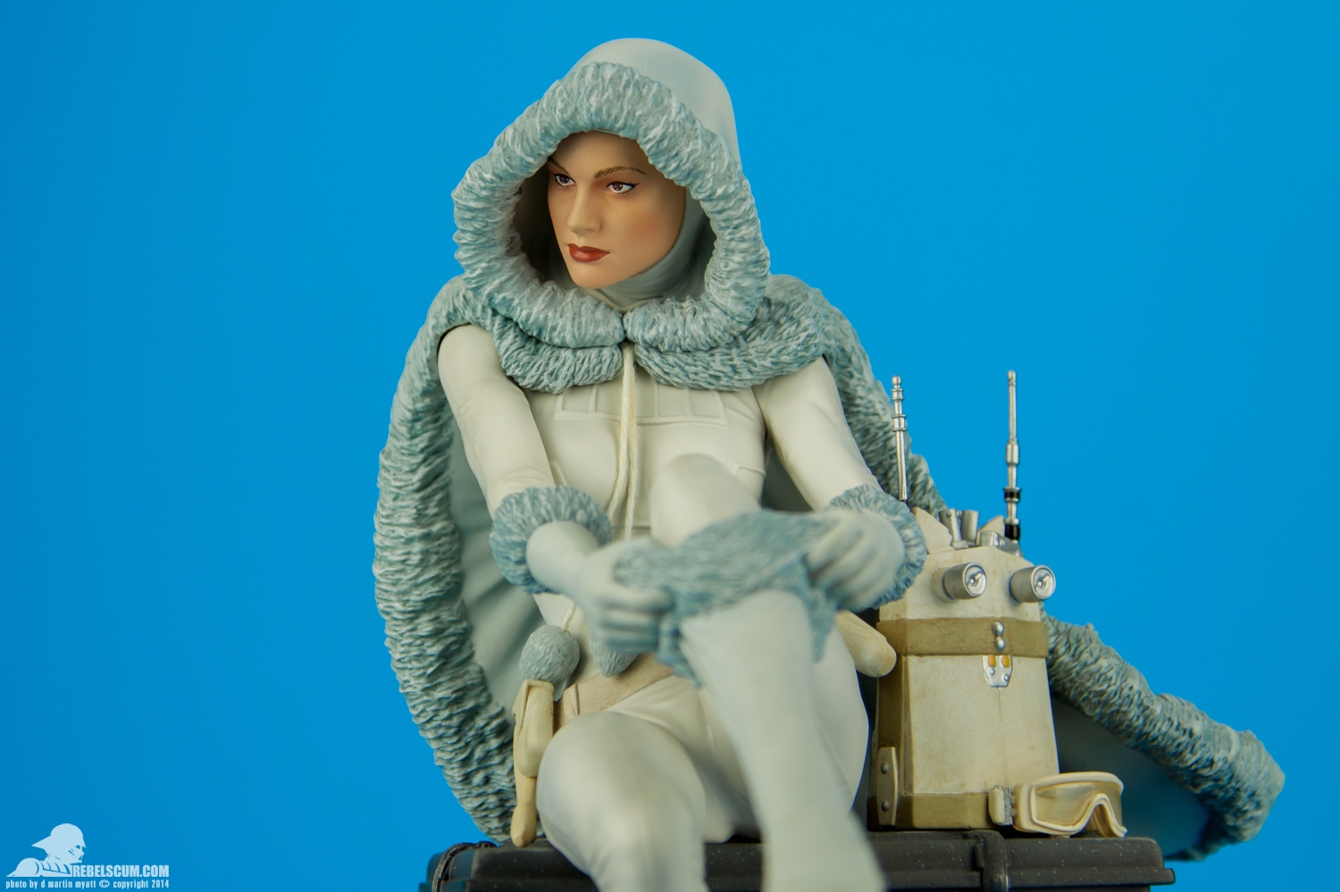 Padme-Amidala-Snowbunny-Statue-Gentle-Giant-Ltd-019.jpg