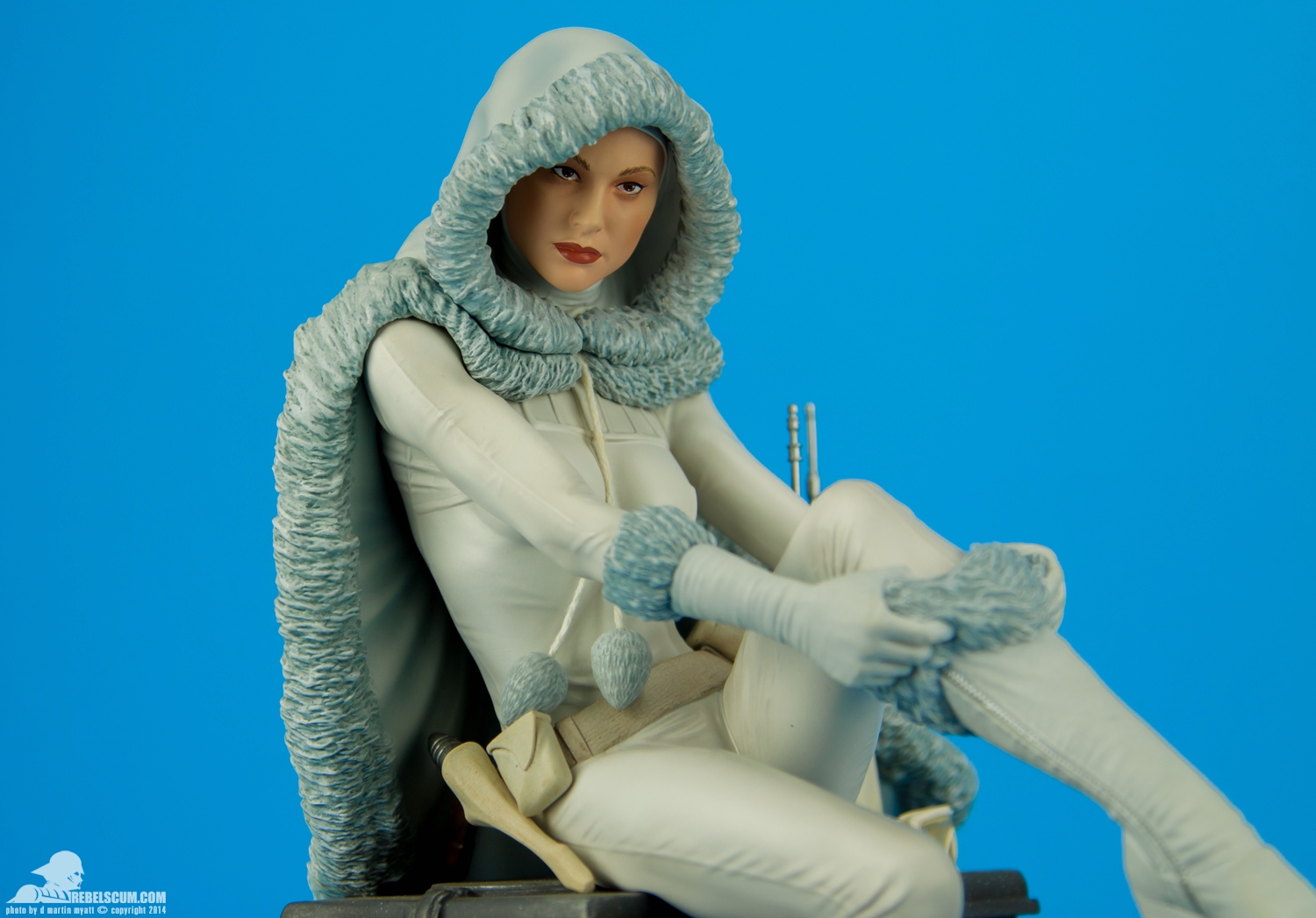 Padme-Amidala-Snowbunny-Statue-Gentle-Giant-Ltd-020.jpg