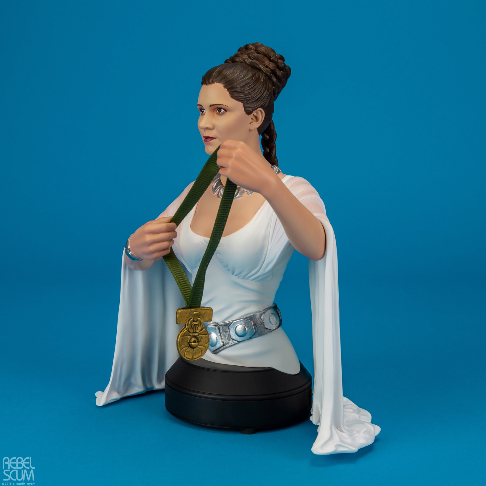 Princess-Leia-Organa-Hero-of-Yavin-Mini-Bust-Gentle-Giant-003.jpg