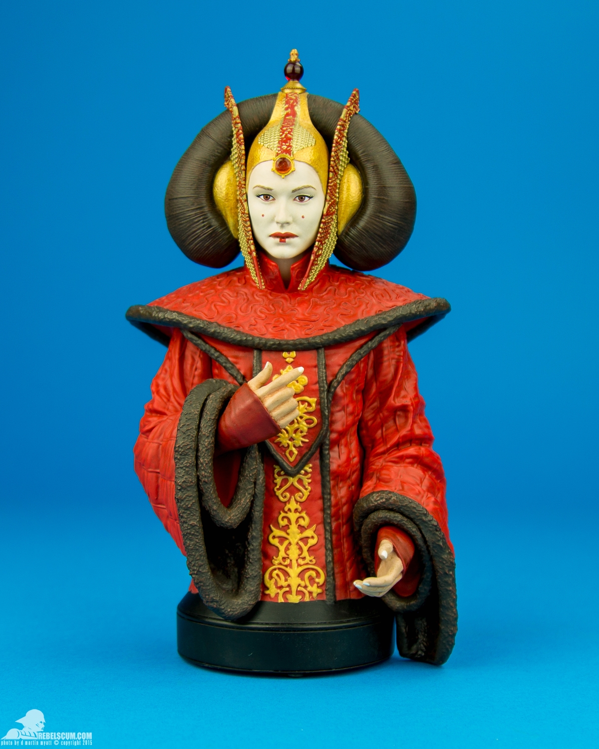 Queen-Amidala-Red-Senate-Gown-Mini-Bust-Gentle-Giant-001.jpg