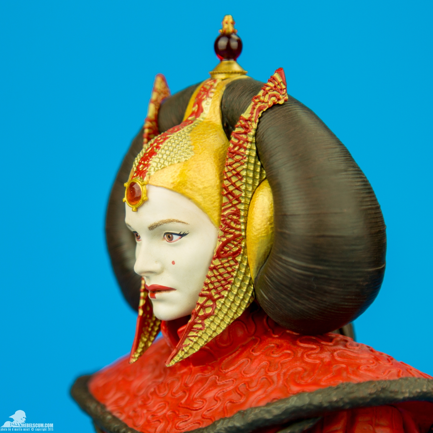 Queen-Amidala-Red-Senate-Gown-Mini-Bust-Gentle-Giant-007.jpg