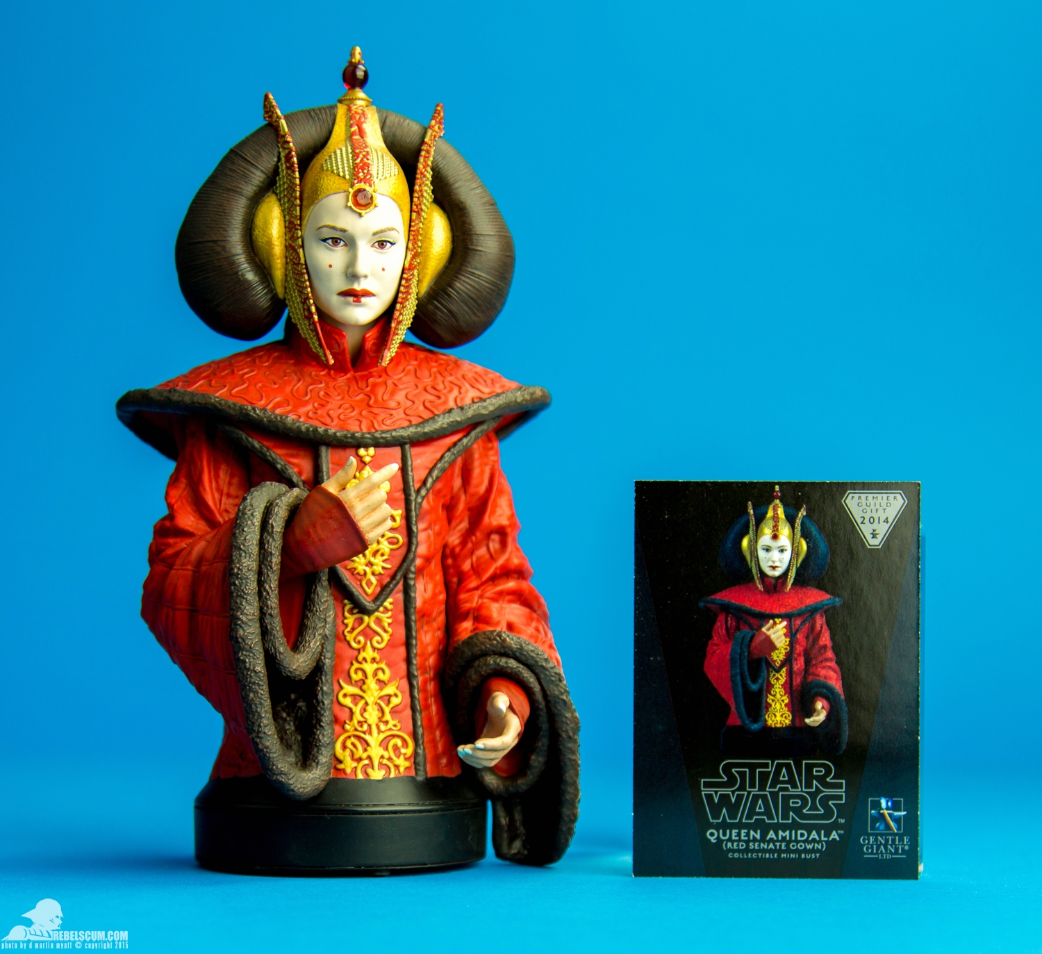 Queen-Amidala-Red-Senate-Gown-Mini-Bust-Gentle-Giant-010.jpg