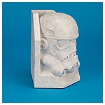 Stormtrooper-Stoneworks-Helmet-Bookend-Gentle-Giant-002.jpg