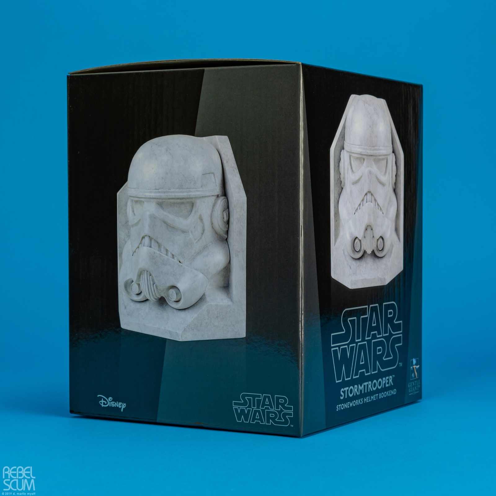 Stormtrooper-Stoneworks-Helmet-Bookend-Gentle-Giant-013.jpg