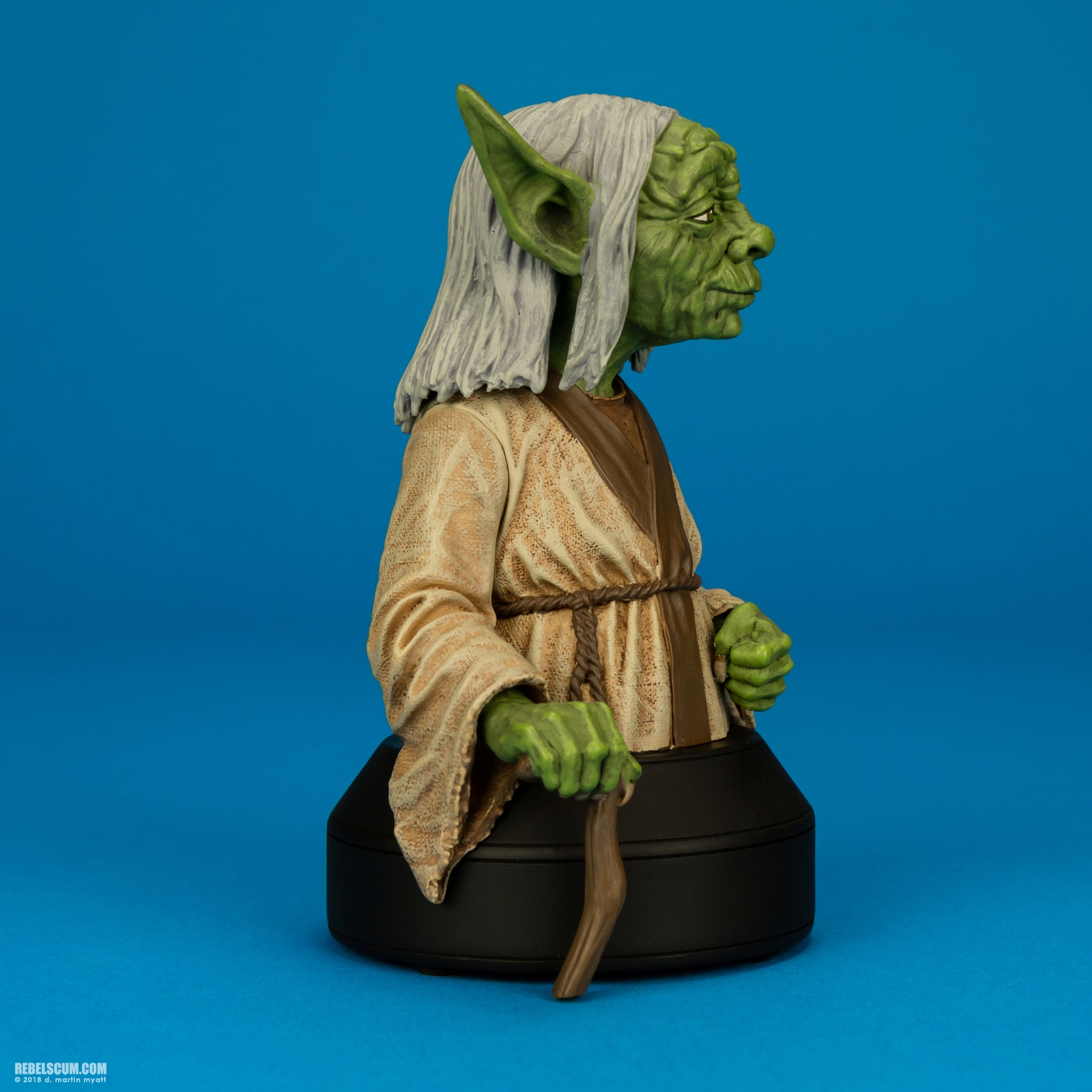 Yoda-Concept-Series-Mini-Bust-Gentle-Giant-Star-Wars-002.jpg