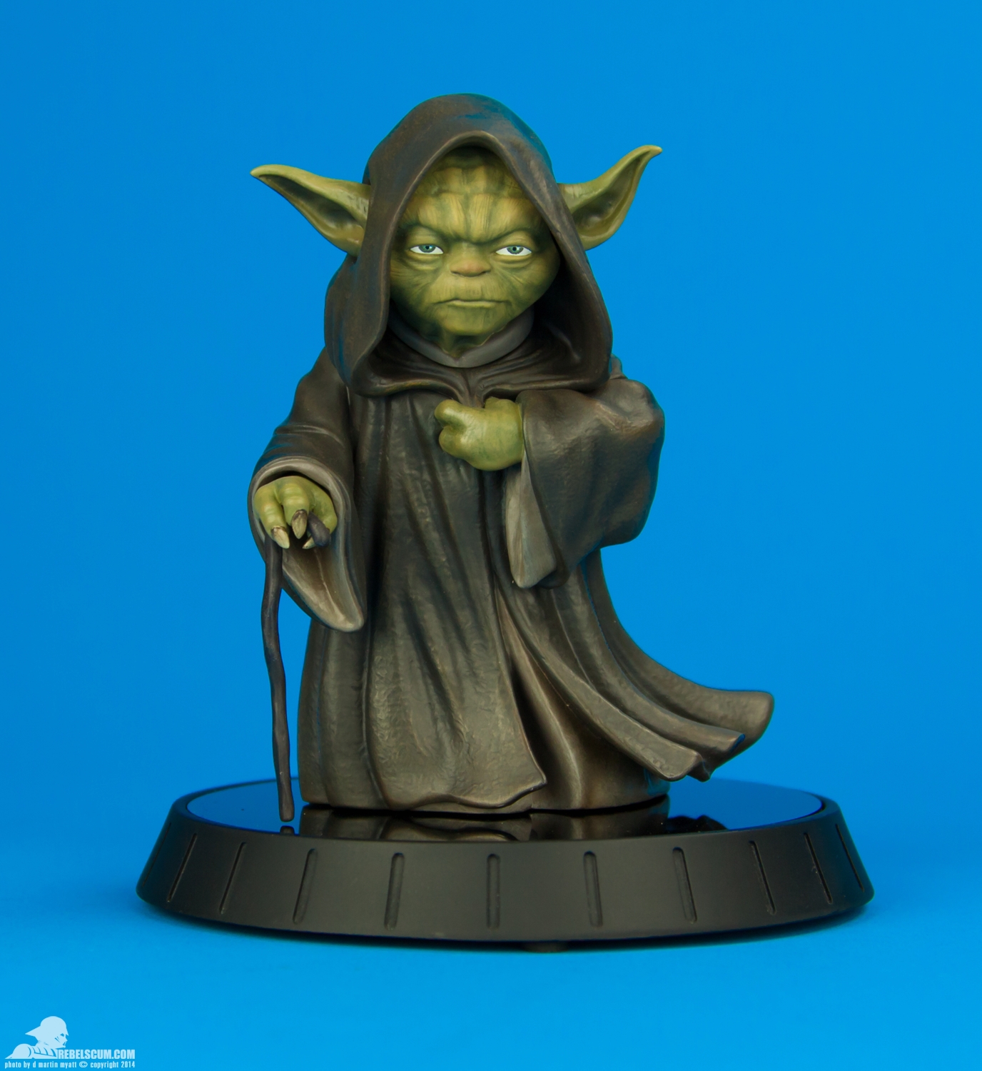 Yoda-Ilum-Statue-Star-Wars-Clone-Wars-Gentle-Giant-001.jpg