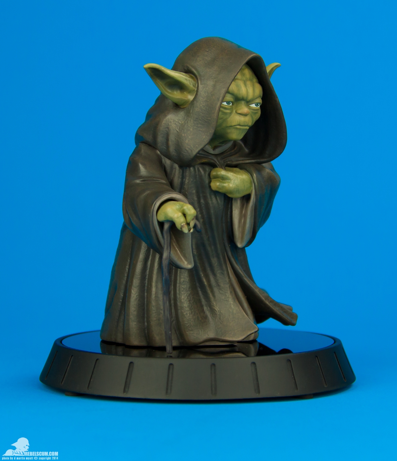 Yoda-Ilum-Statue-Star-Wars-Clone-Wars-Gentle-Giant-002.jpg