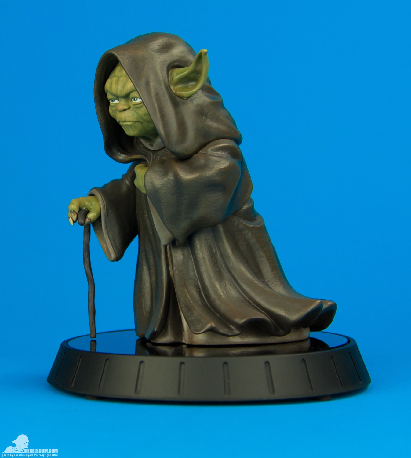 Yoda-Ilum-Statue-Star-Wars-Clone-Wars-Gentle-Giant-003.jpg