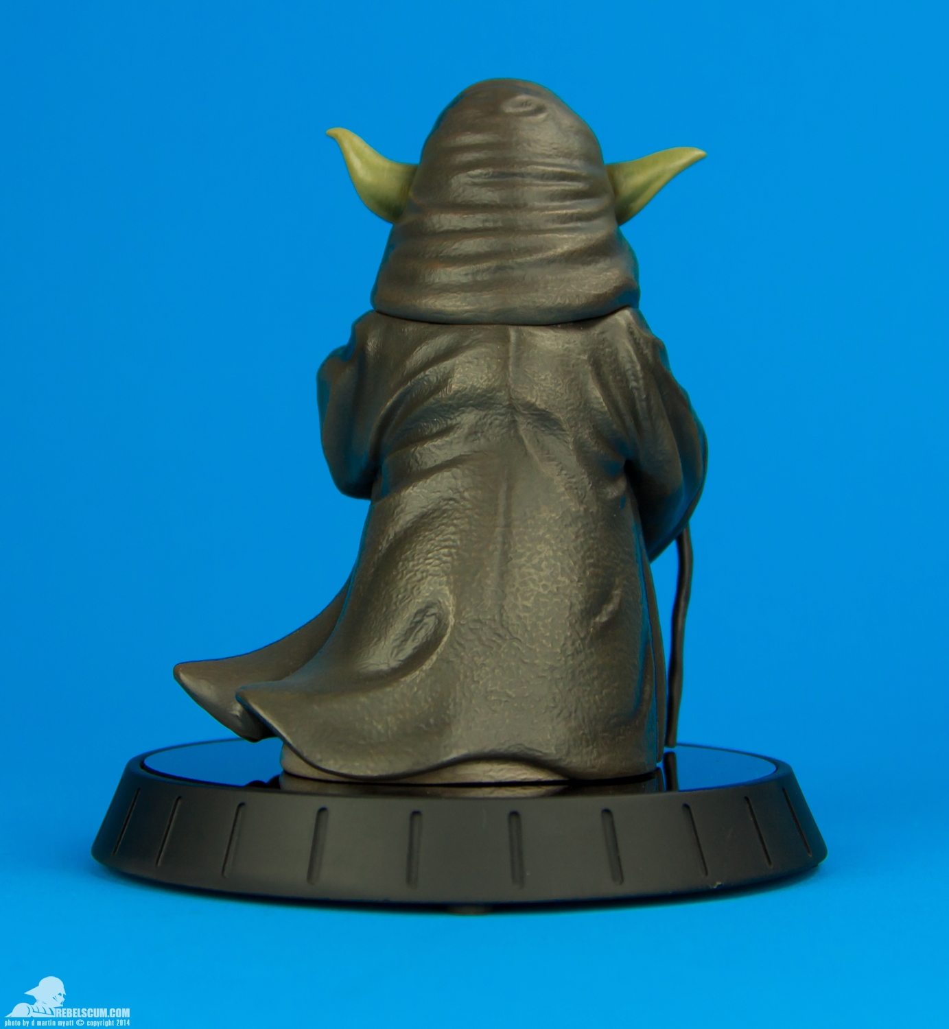 Yoda-Ilum-Statue-Star-Wars-Clone-Wars-Gentle-Giant-004.jpg