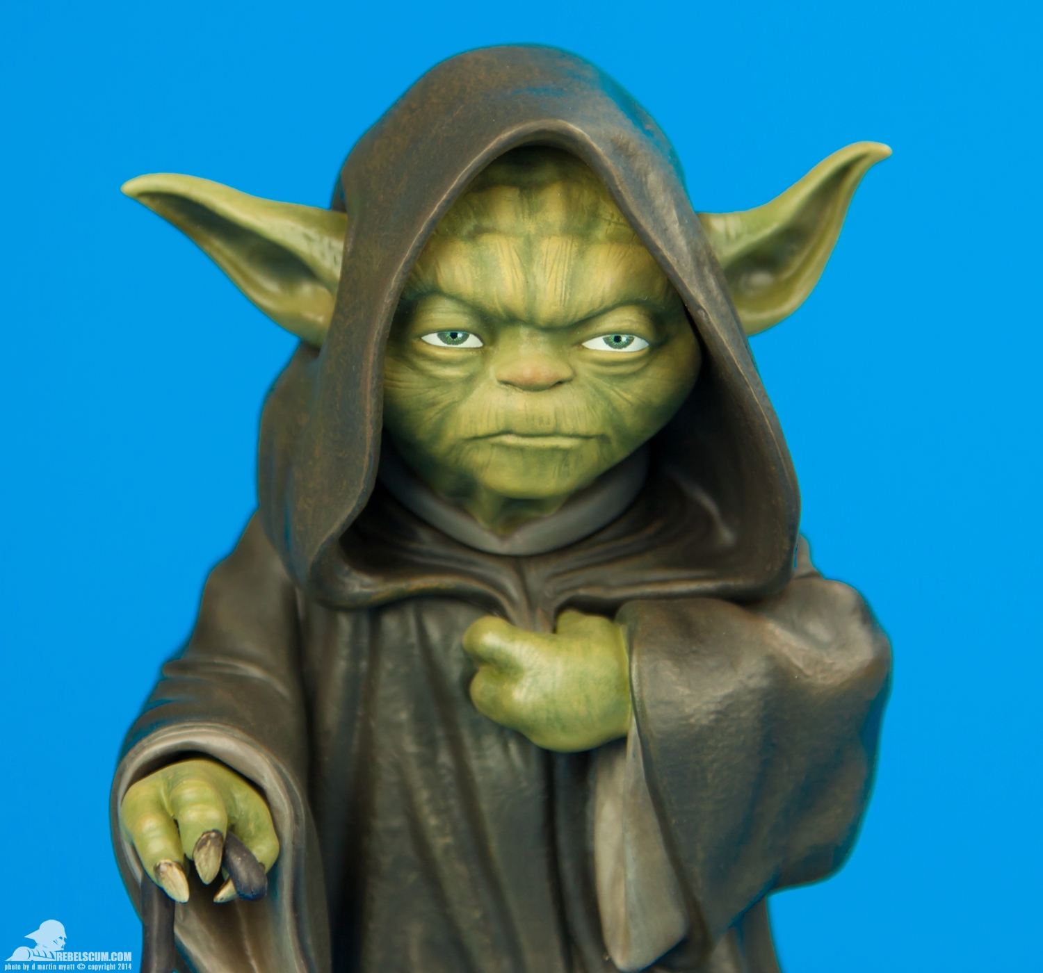 Yoda-Ilum-Statue-Star-Wars-Clone-Wars-Gentle-Giant-005.jpg