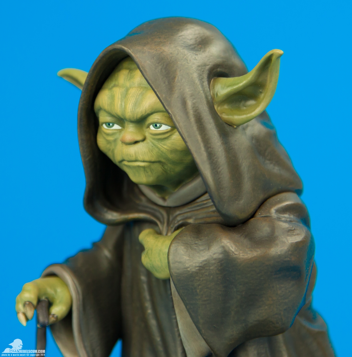 Yoda-Ilum-Statue-Star-Wars-Clone-Wars-Gentle-Giant-007.jpg