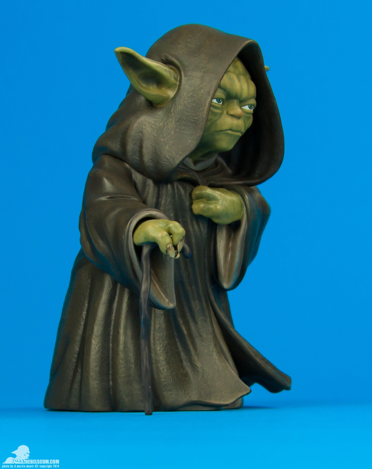 Yoda-Ilum-Statue-Star-Wars-Clone-Wars-Gentle-Giant-010.jpg