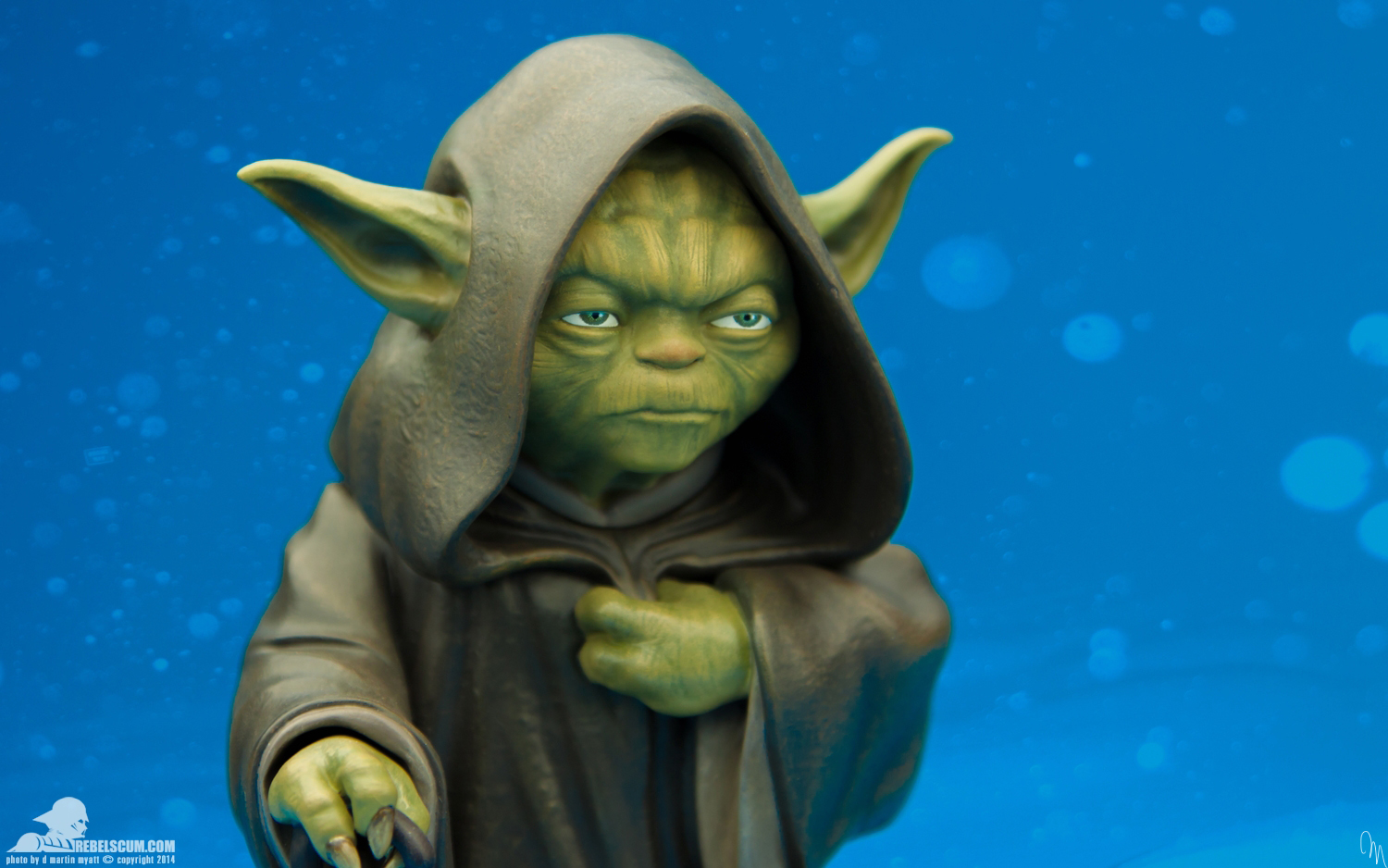 Yoda-Ilum-Statue-Star-Wars-Clone-Wars-Gentle-Giant-020.jpg