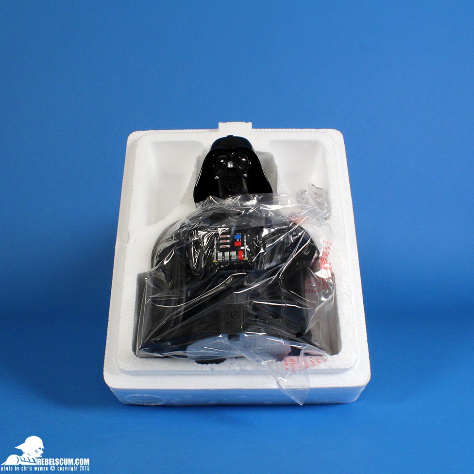 2015-Gentle-Giant-Premier-Guild-Exclusive-Darth-Vader-Classic-Bust008.jpg